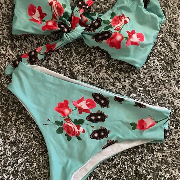 Floral bikini set - Picture 3 of 4